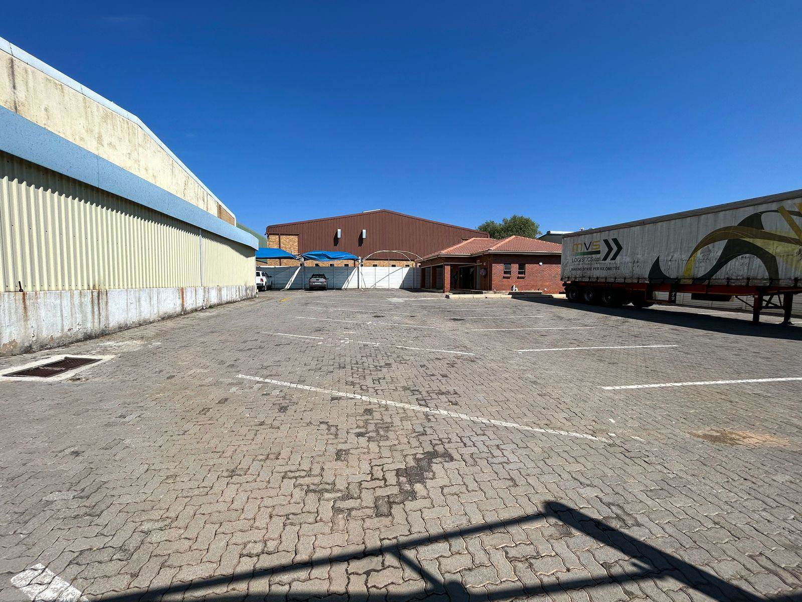 200  m² Industrial space in Spartan photo number 5
