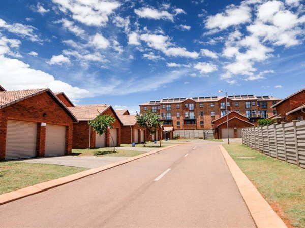 3 Bedroom Townhouse 3 Bedroom Townhouse
