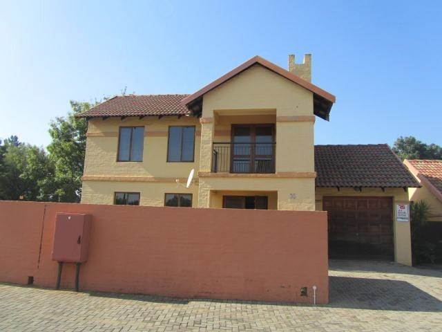 3 Bed Townhouse in Vaalpark photo number 12