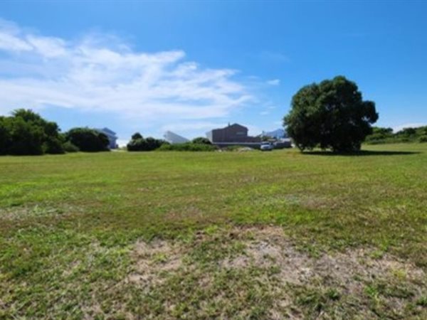 651 m² Land