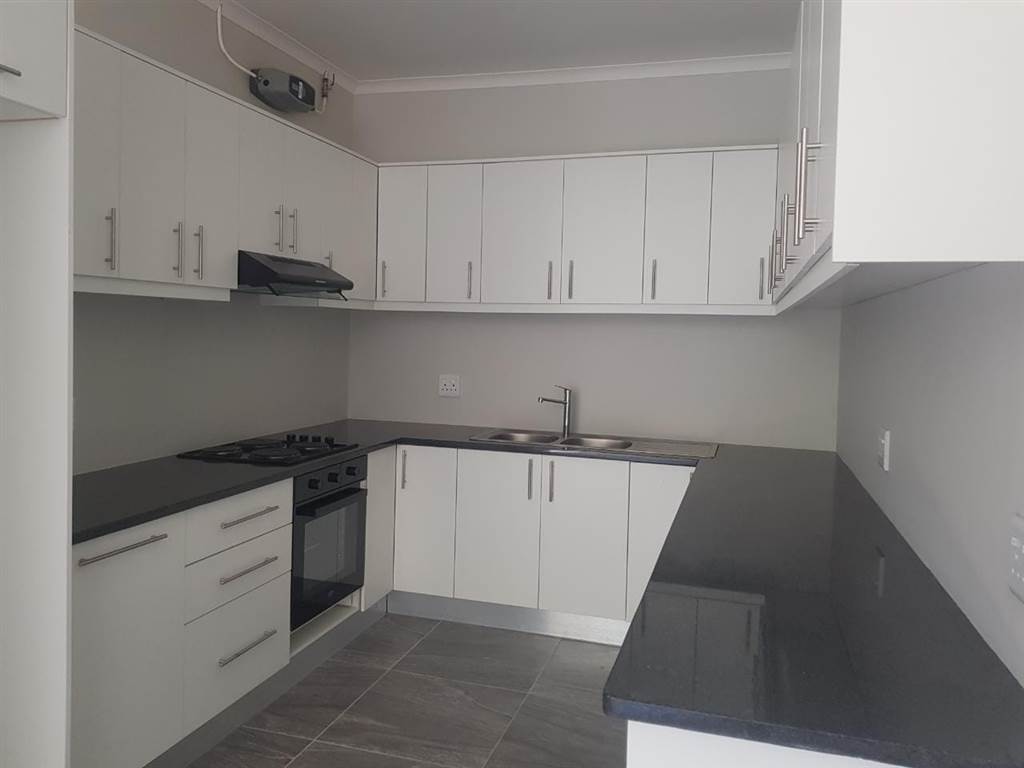 2 Bed Simplex in Pinelands photo number 4