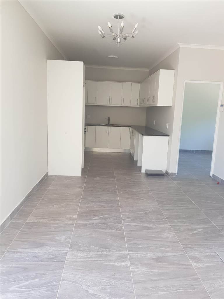 2 Bed Simplex in Pinelands photo number 5