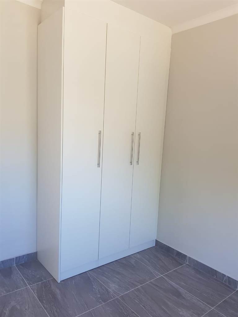 2 Bed Simplex in Pinelands photo number 9