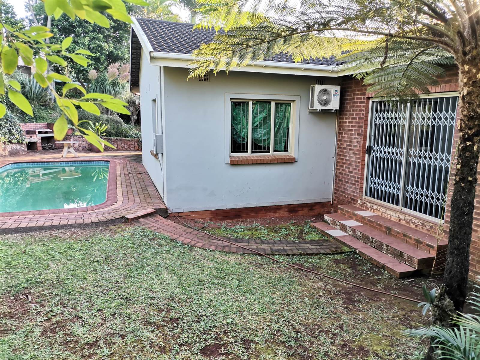 3 Bed House in Kloof photo number 3