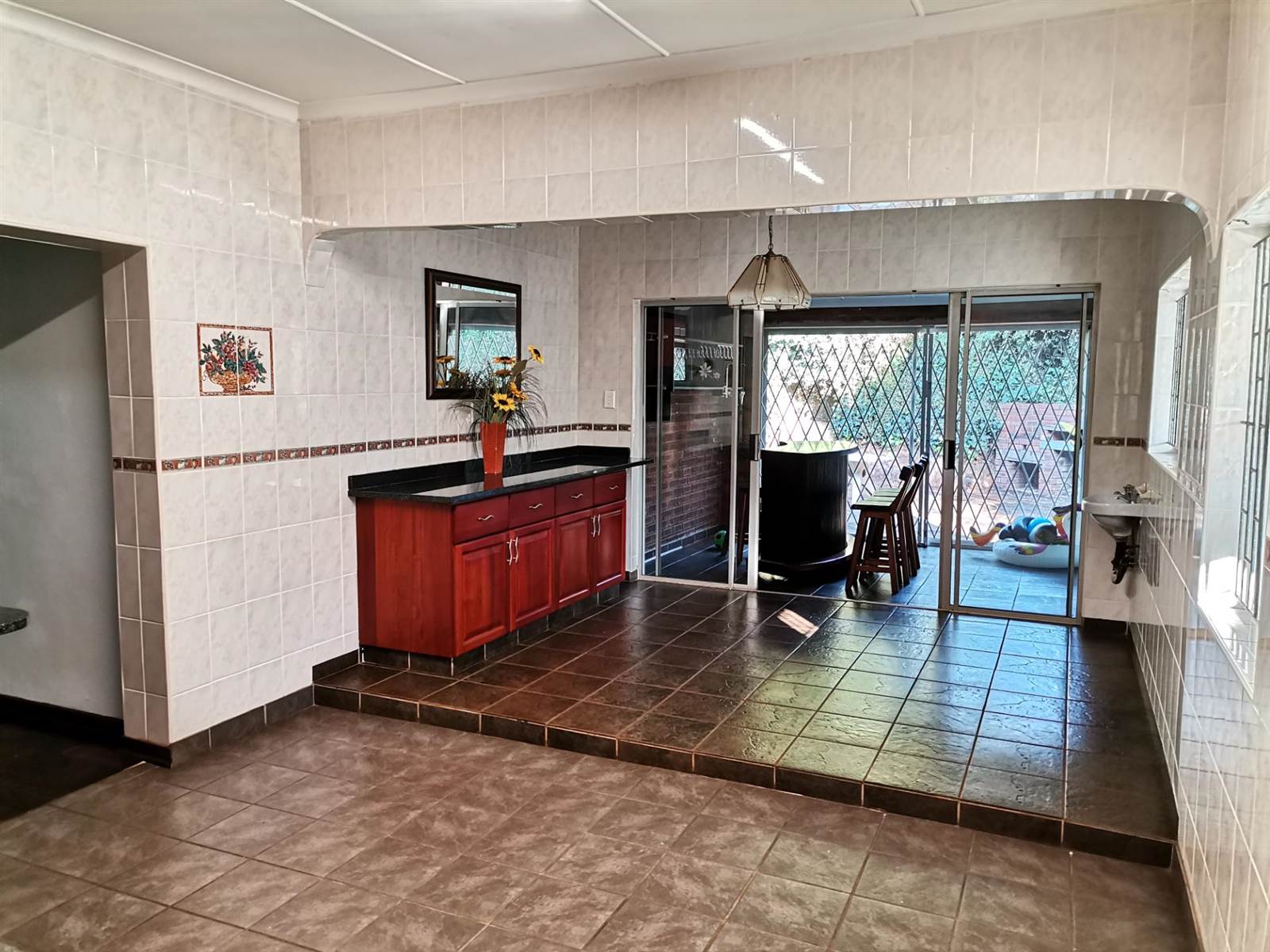 3 Bed House in Kloof photo number 9