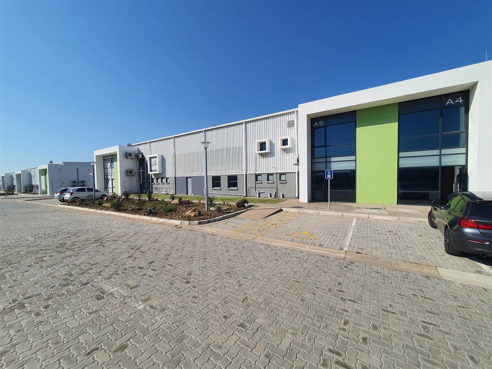 770  m² Industrial space in Coega photo number 2