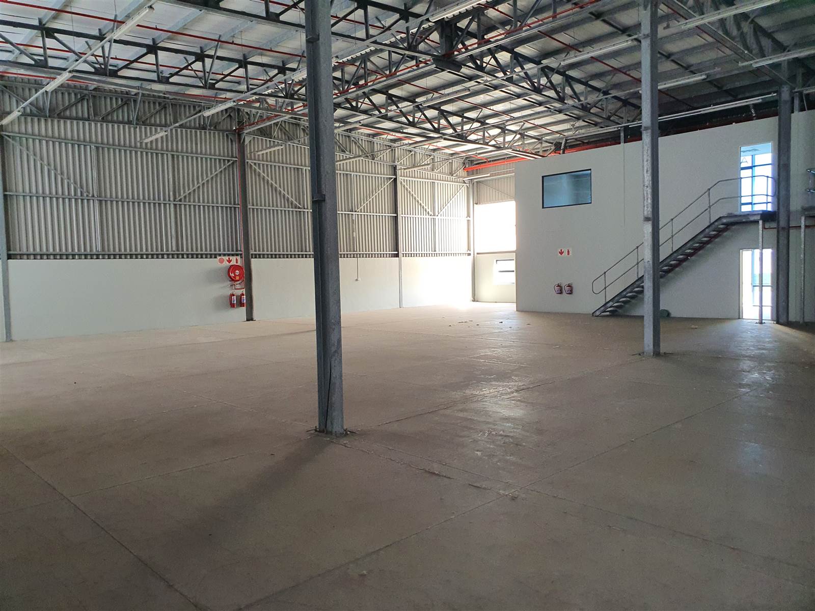 770  m² Industrial space in Coega photo number 3