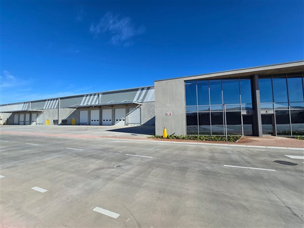 5 200  m² Industrial space