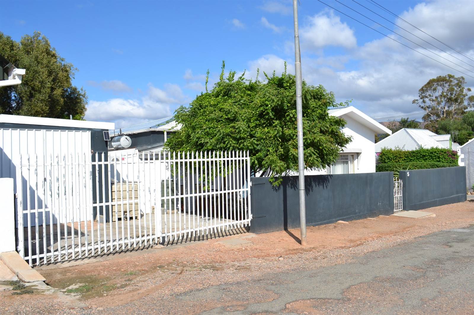 3 Bed House in Calitzdorp photo number 3
