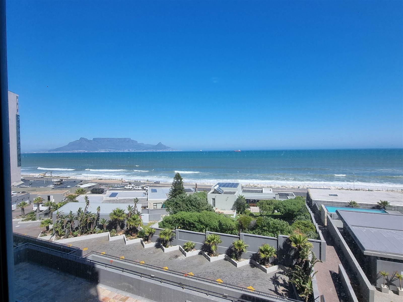 2 Bed Apartment in Blouberg photo number 11