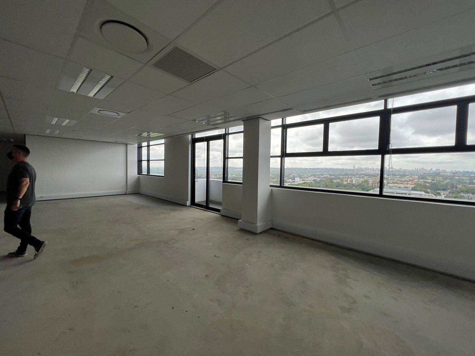 176  m² Commercial space in Illovo photo number 16