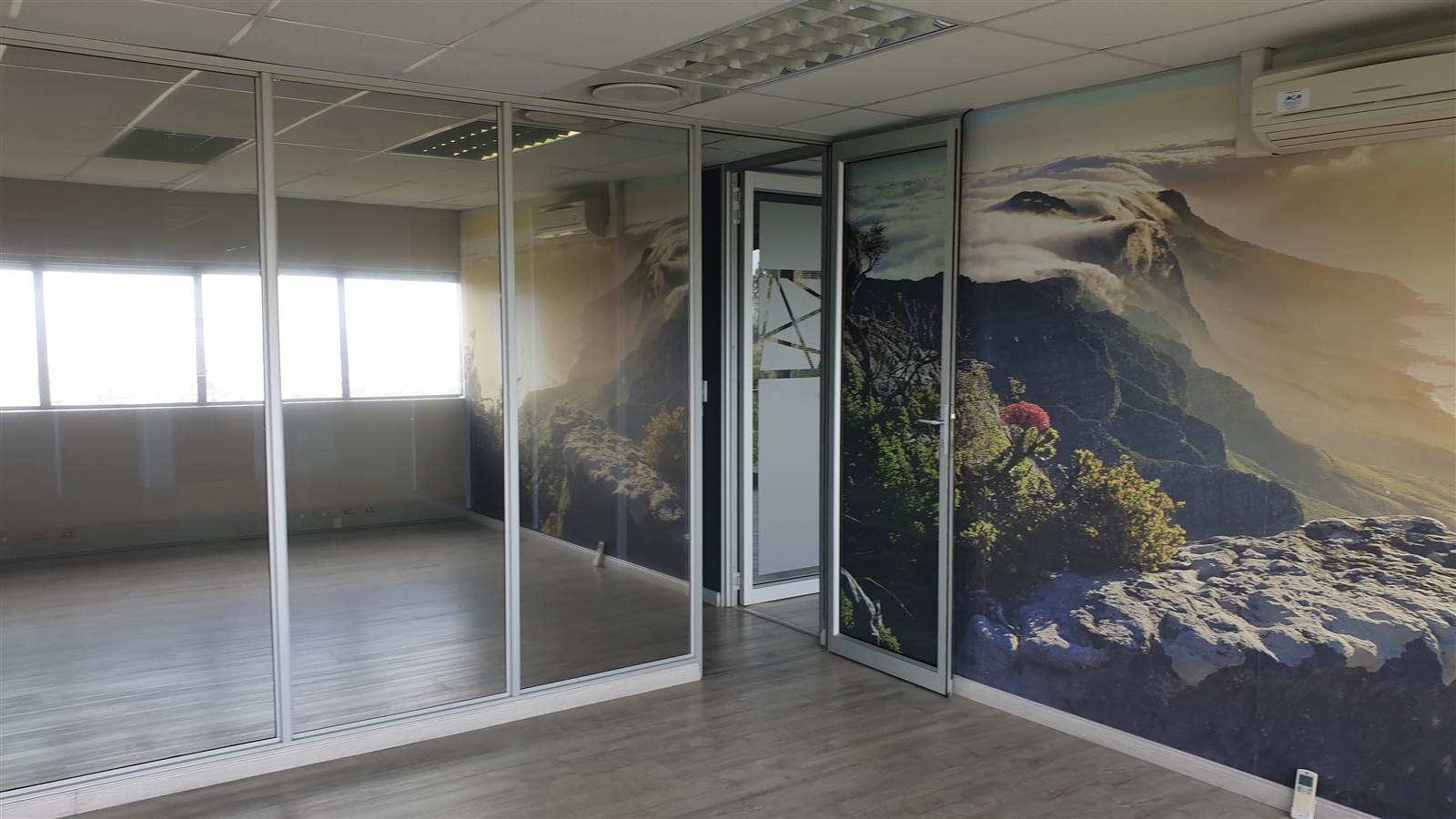 397  m² Commercial space in Plattekloof photo number 19
