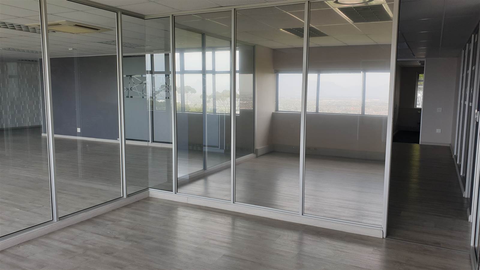 397  m² Commercial space in Plattekloof photo number 20