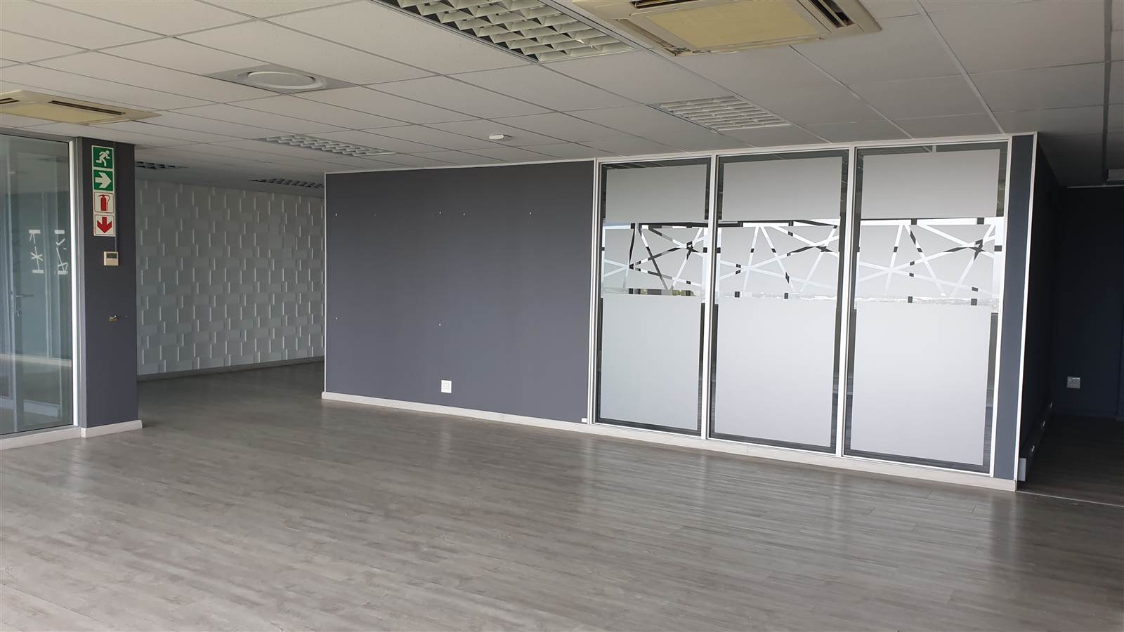 397  m² Commercial space in Plattekloof photo number 11
