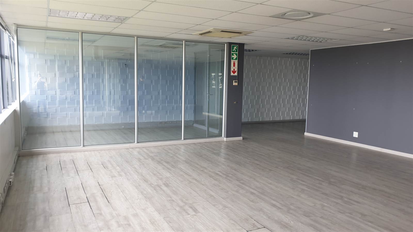 397  m² Commercial space in Plattekloof photo number 12