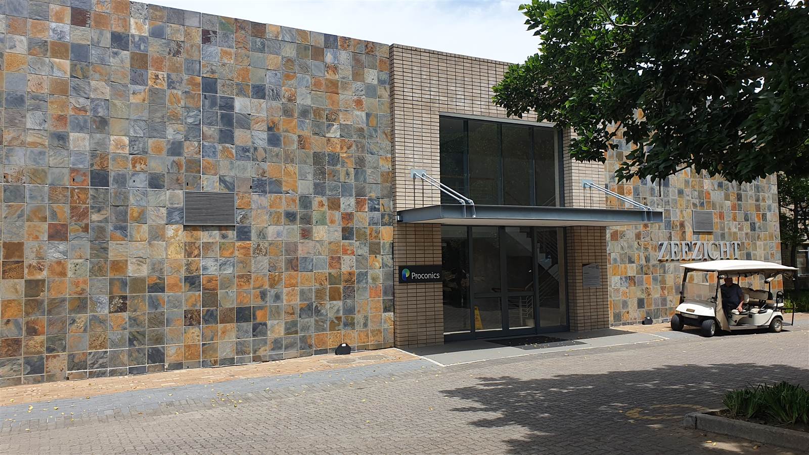 397  m² Commercial space in Plattekloof photo number 1