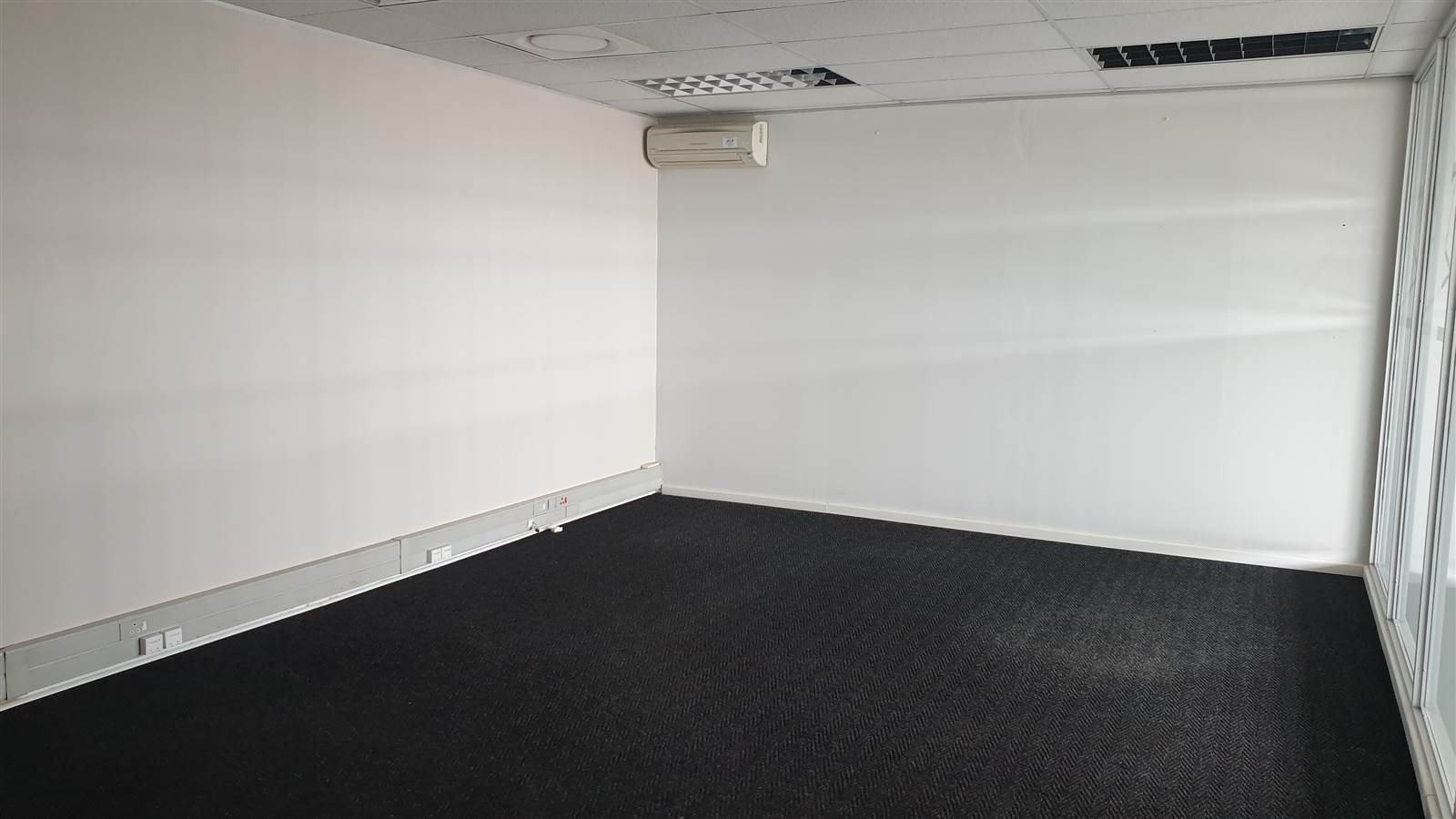 397  m² Commercial space in Plattekloof photo number 7