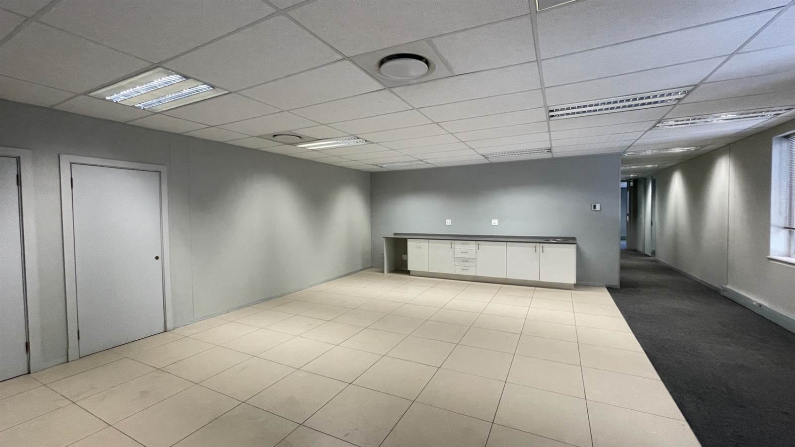 612  m² Office Space in Sandown photo number 17