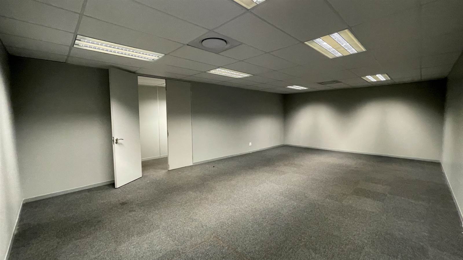 612  m² Office Space in Sandown photo number 7
