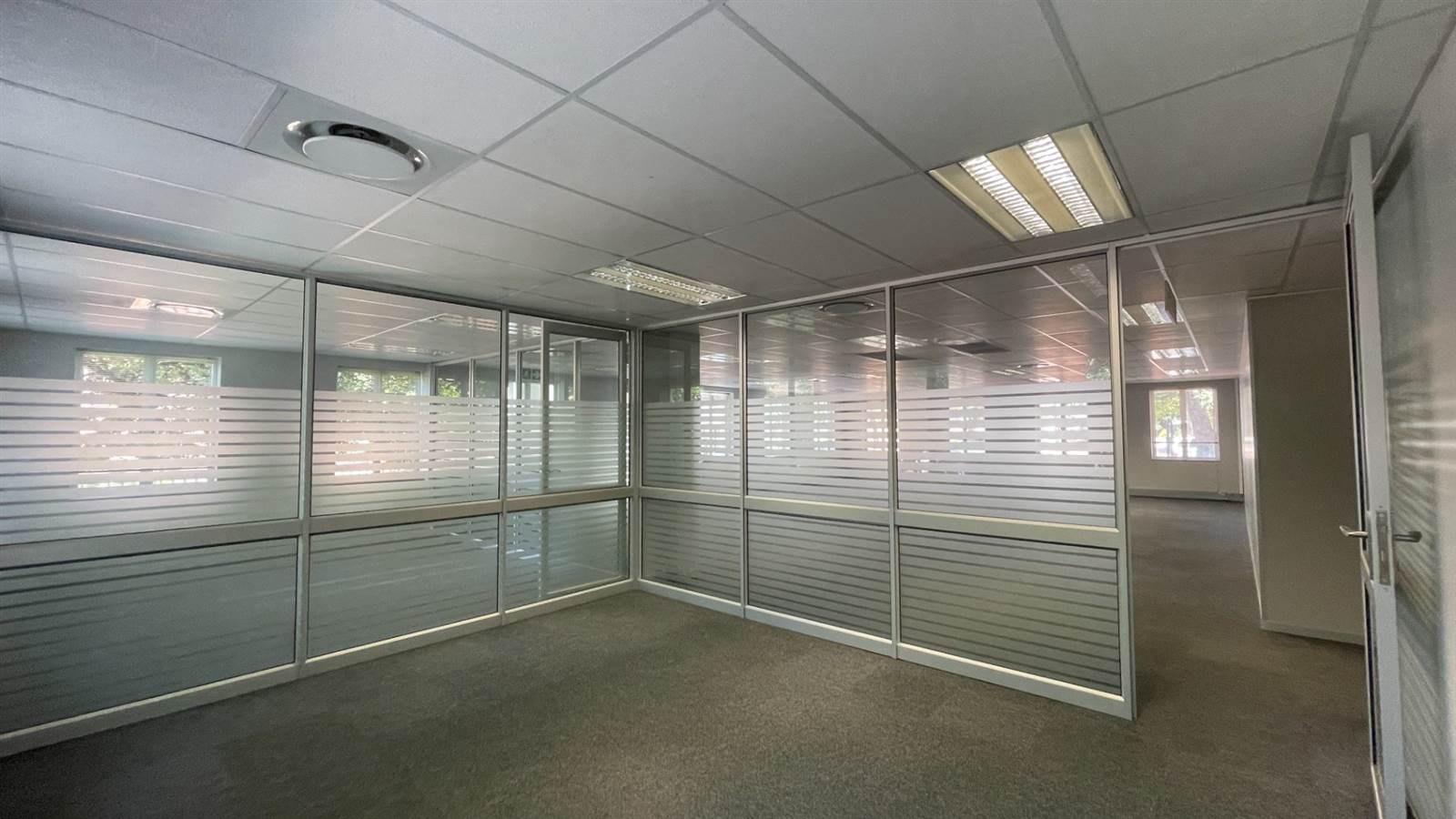 612  m² Office Space in Sandown photo number 24