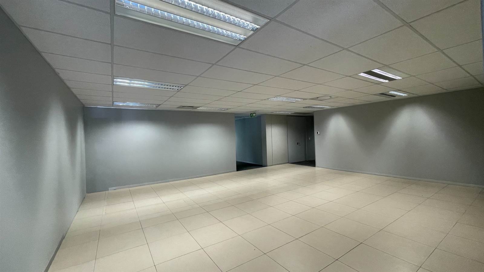 612  m² Office Space in Sandown photo number 2