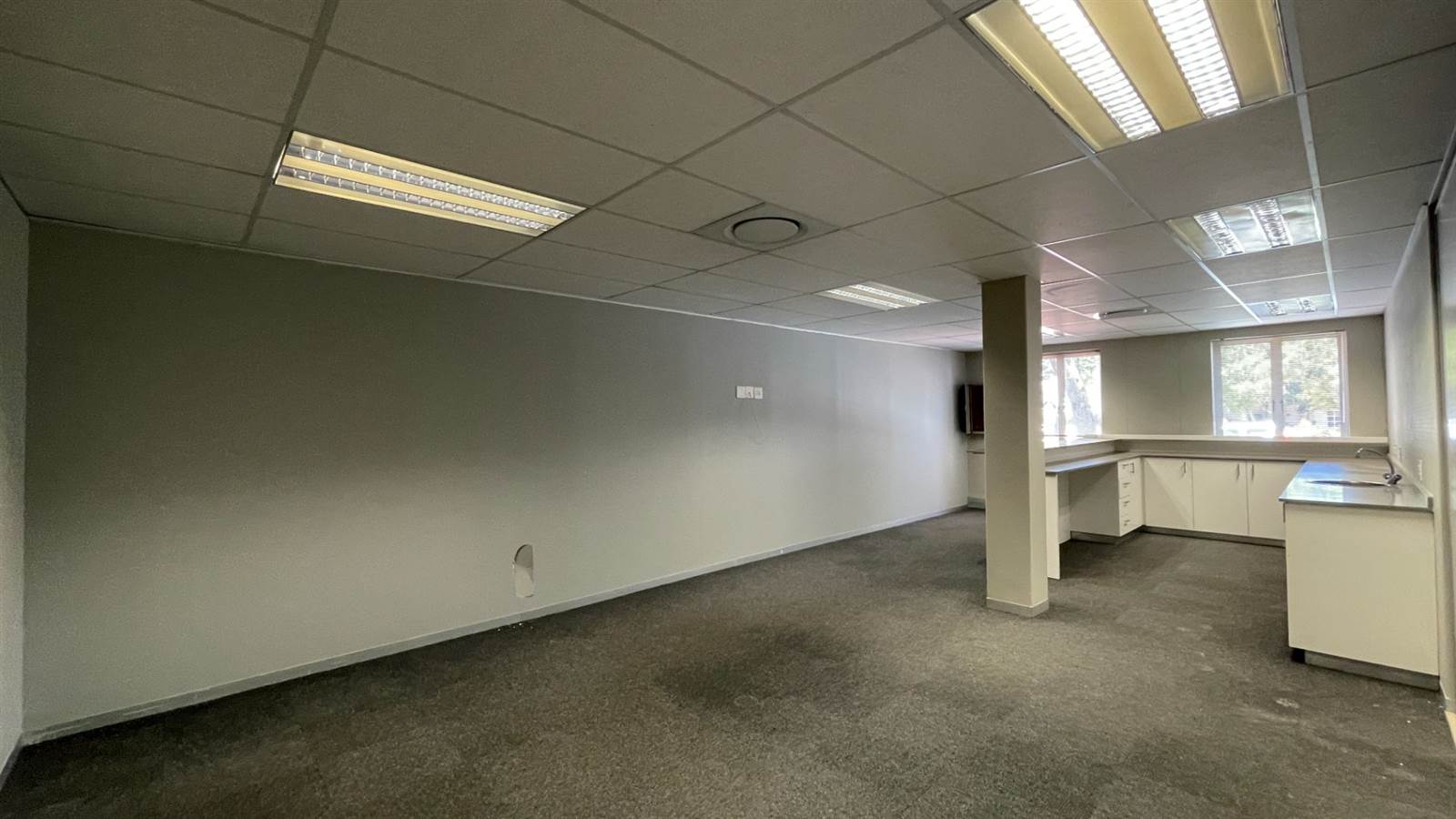 612  m² Office Space in Sandown photo number 16