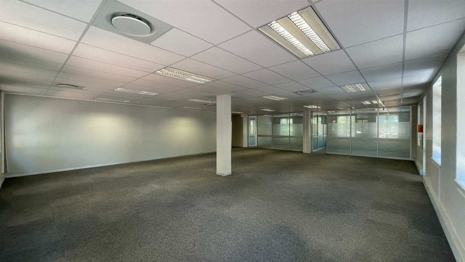 612  m² Office Space in Sandown photo number 29