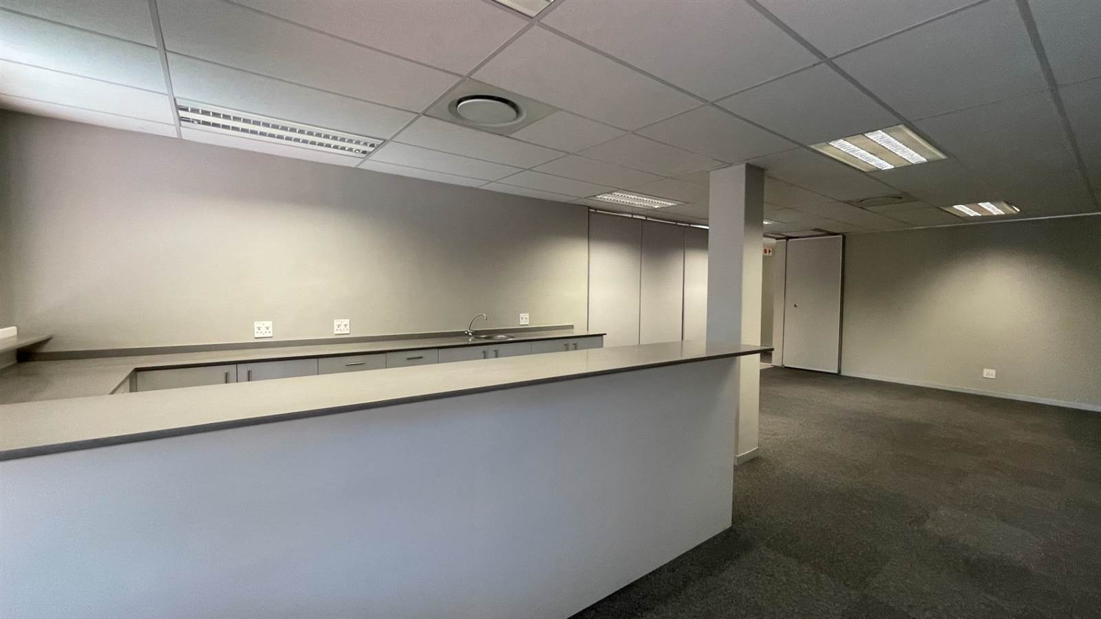 612  m² Office Space in Sandown photo number 18