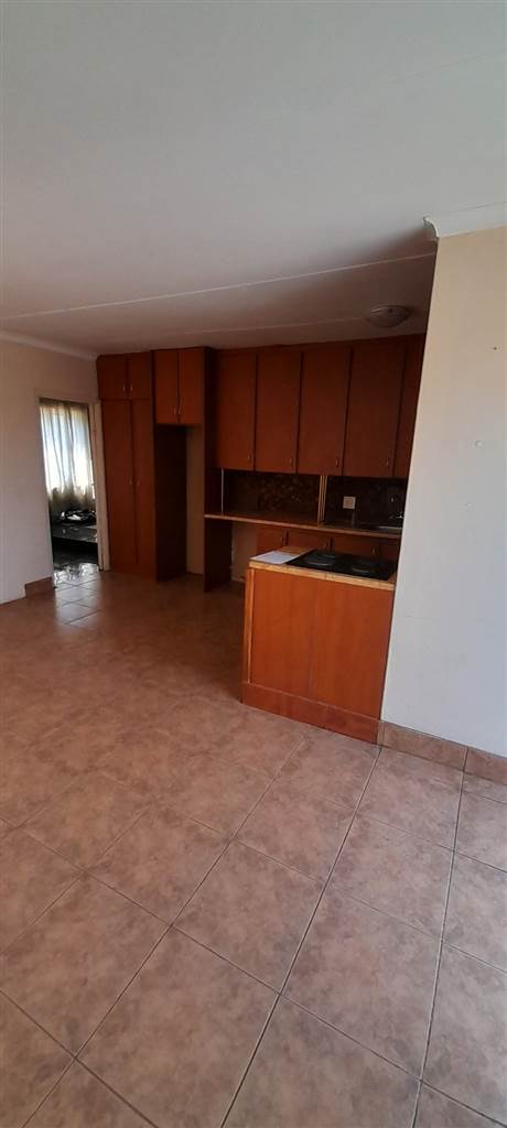 2 Bed Apartment in Suiderberg photo number 14