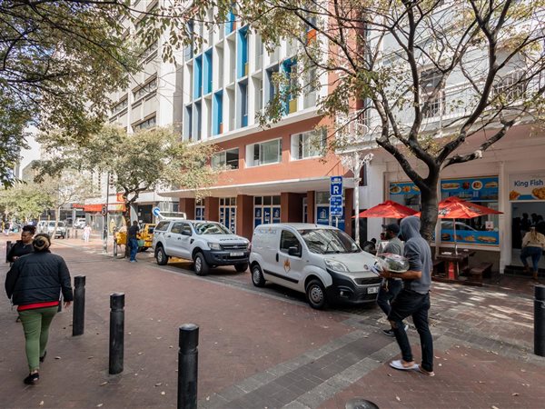 890  m² Office Space in Cape Town City Centre