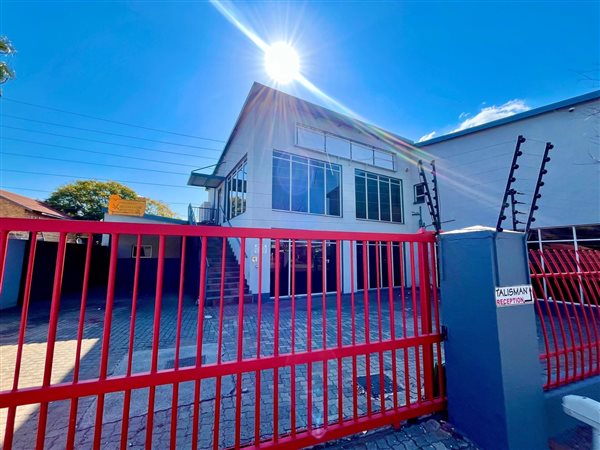 1 372 m² Commercial space 1 372 m² Commercial space