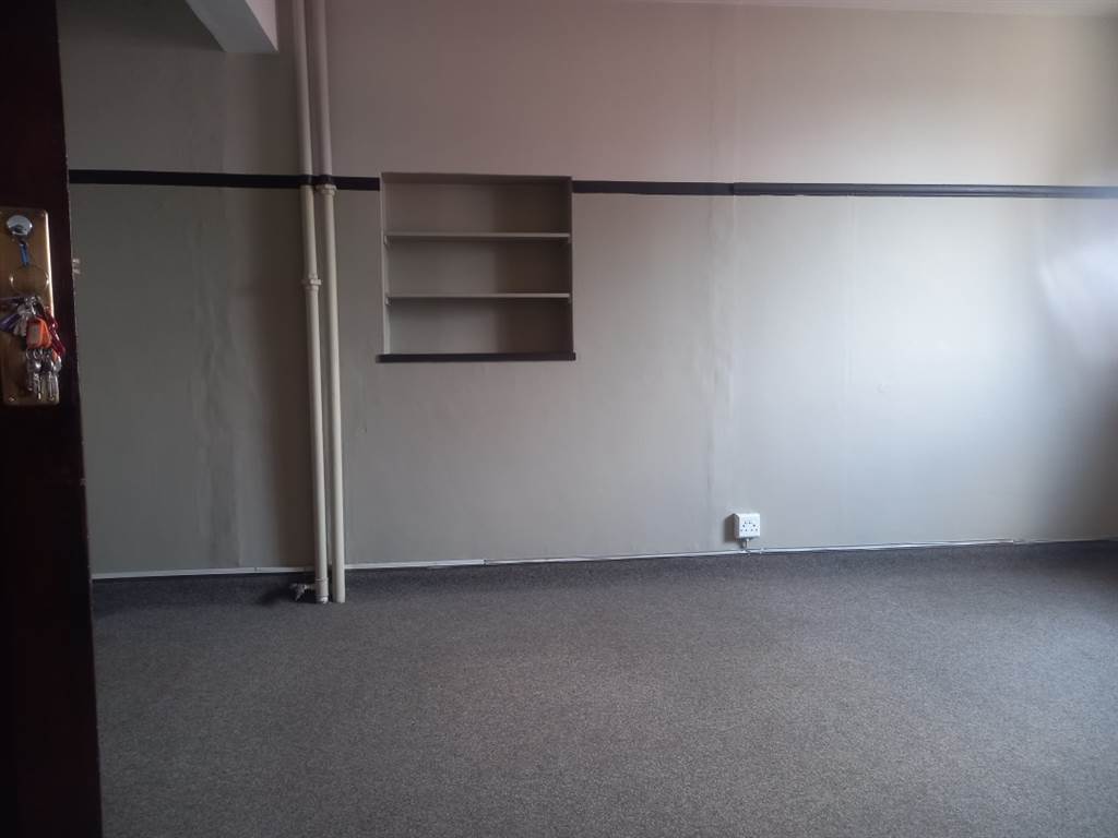 38  m² Office Space in Pretoria Central photo number 9