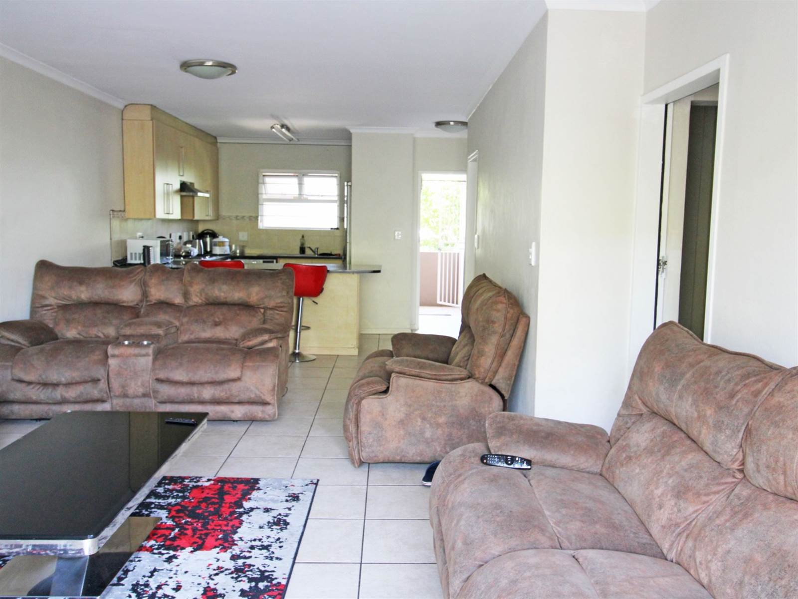 2 Bed Apartment in Rivonia photo number 6
