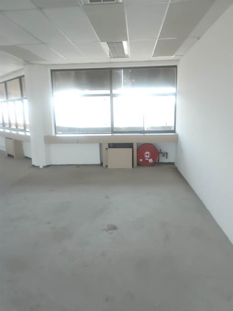 499  m² Commercial space in Durban CBD photo number 3