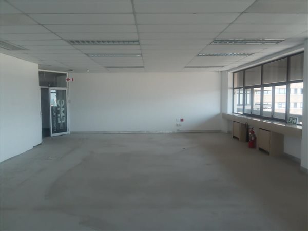 499  m² Commercial space