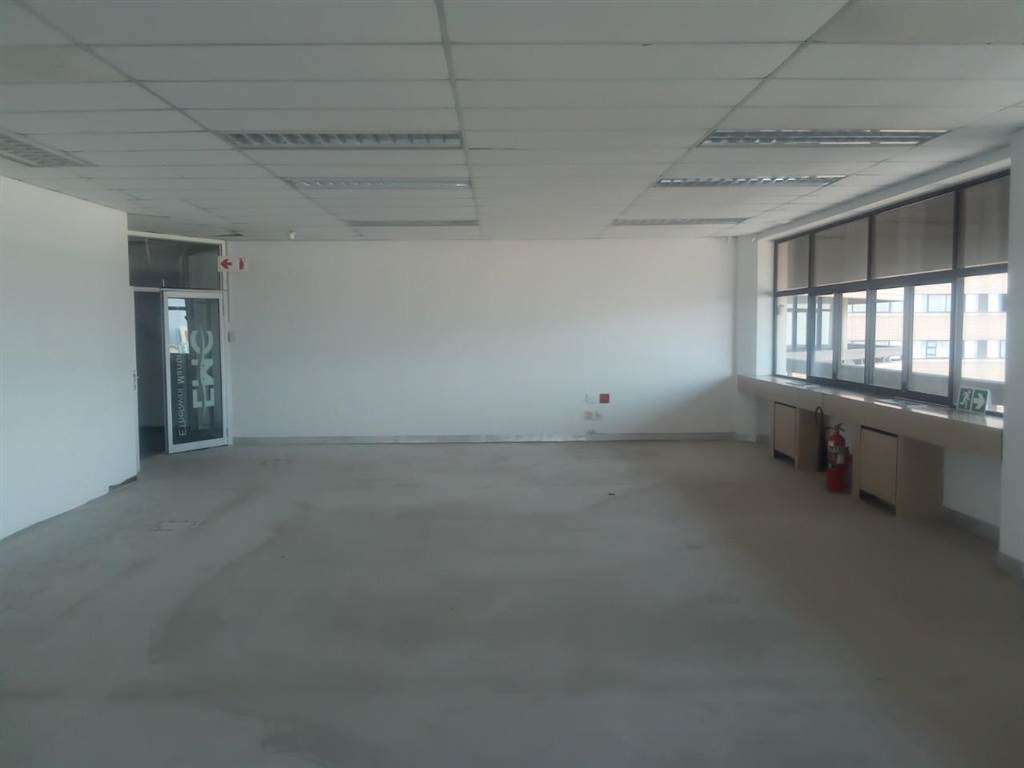 499  m² Commercial space in Durban CBD photo number 1