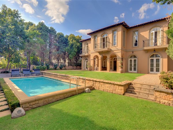 4 Bedroom House 4 Bedroom House