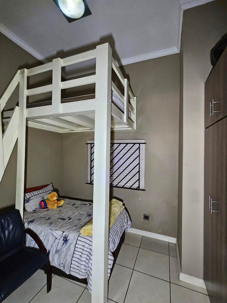 2 Bed Apartment in Secunda photo number 16
