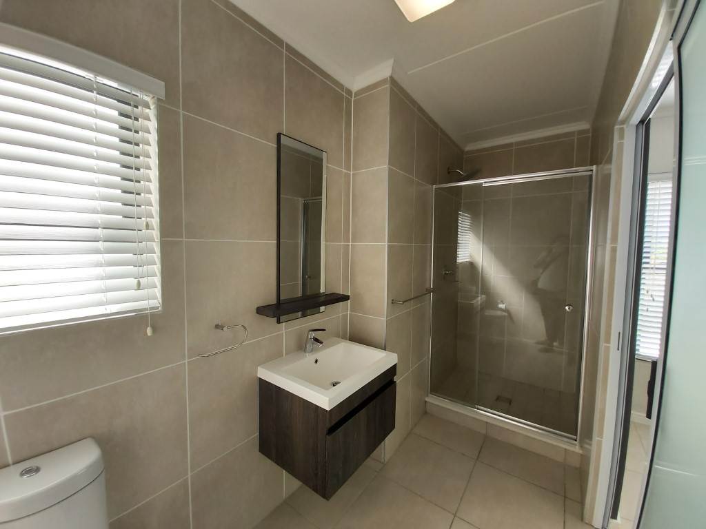 3 Bed Apartment in Parklands North photo number 9