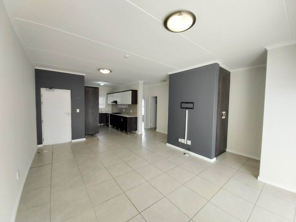 3 Bed Apartment in Parklands North photo number 3
