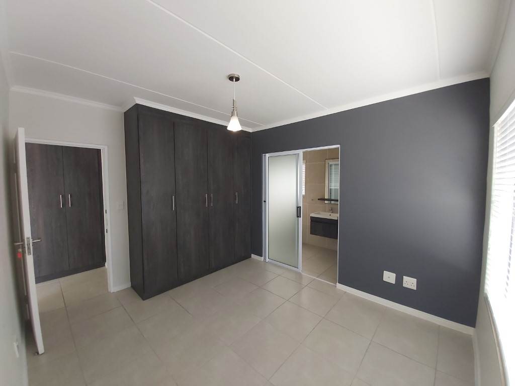 3 Bed Apartment in Parklands North photo number 7