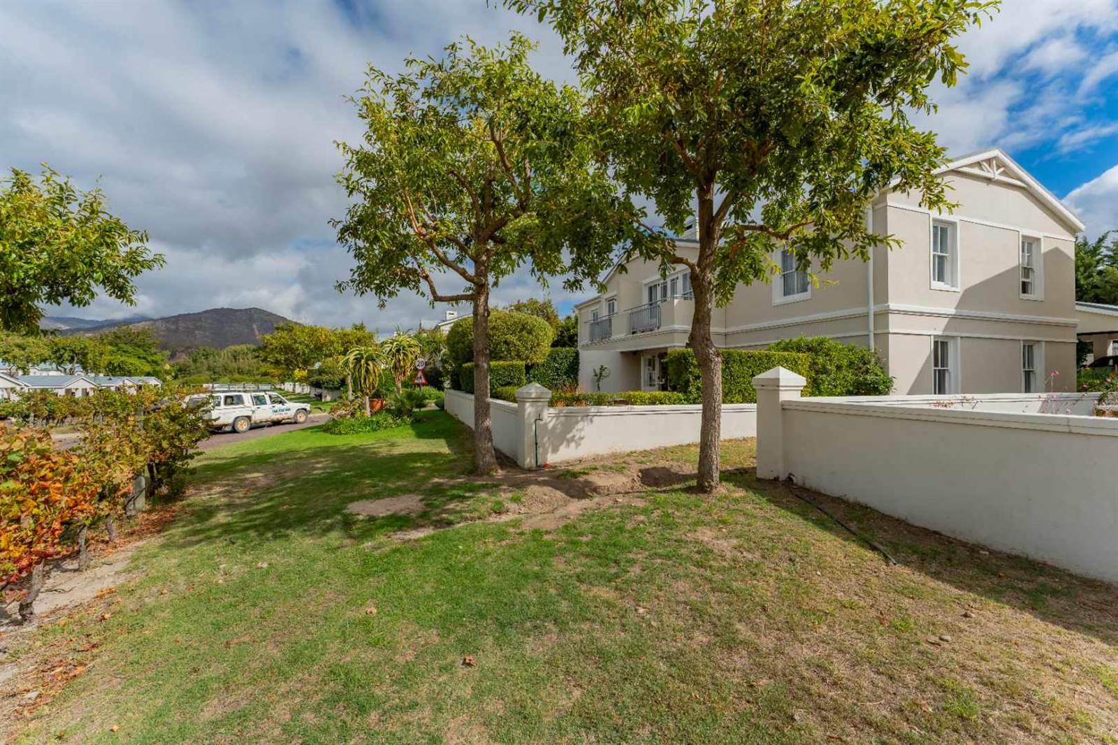 2 Bed Apartment in Franschhoek photo number 14