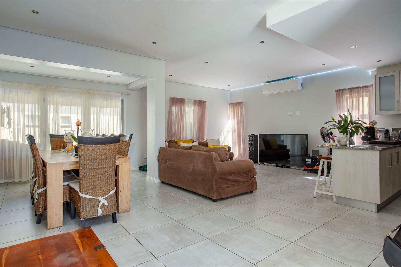 3 Bed House in Northern Paarl photo number 9