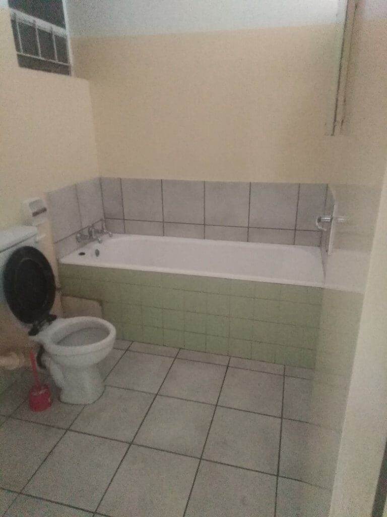 1 Bed Apartment in Johannesburg Central and CBD photo number 11