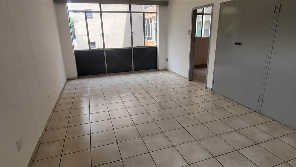 1 Bed Apartment in Johannesburg Central and CBD photo number 12