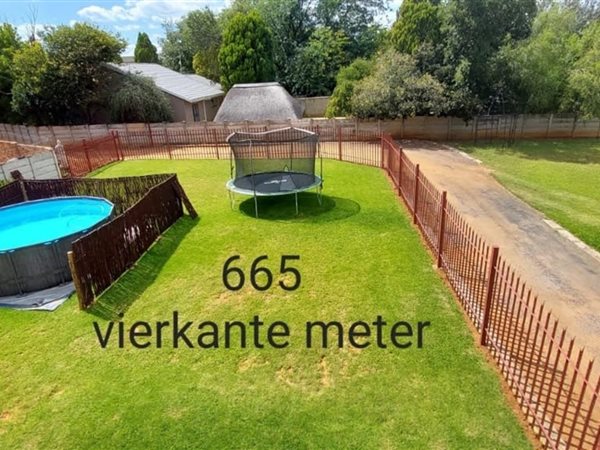 665 m² Land