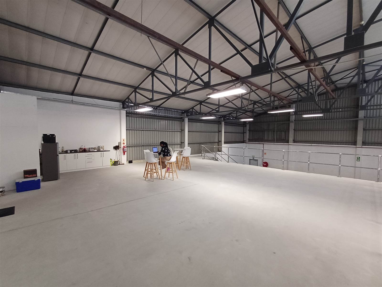 1095  m² Industrial space in Airport Industria photo number 5