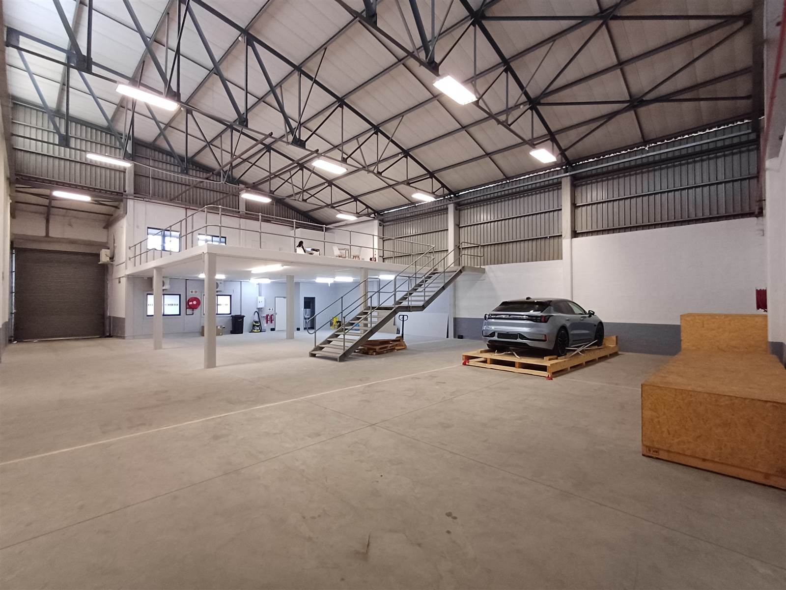1095  m² Industrial space in Airport Industria photo number 8