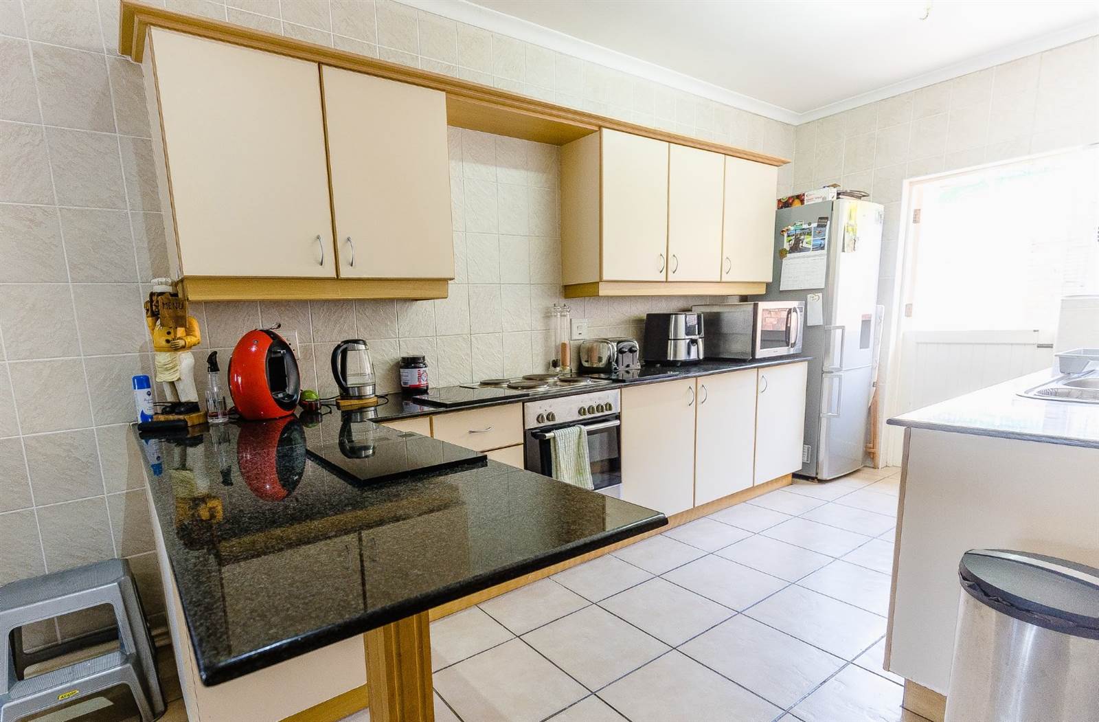 2 Bed Townhouse in Umtentweni photo number 9