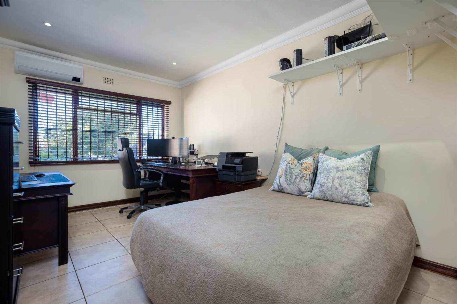 4 Bed House in Douglasdale photo number 21